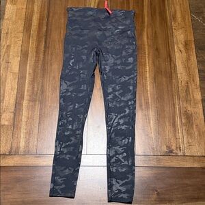 SPANX Black Camouflage Leggings Medium full length